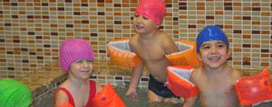 Soguk Kis Gününde Kmü Anaokulunun Sicak Yüzme Havuzu Keyfi
