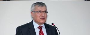 Atatürk Kültür Merkezi Baskani Prof. Dr. Turan Karatas’tan Türkçe Vurgusu