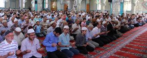 Imam-Azam Camiinde Kur`an Ziyafeti
