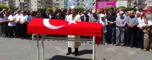  Ünlü Sair Bekir Sitki Erdogan Son Yolculuguna Ugurlandi