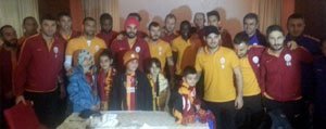  Ömer Asaf, Galatasarayli Futbolcularla Bulustu