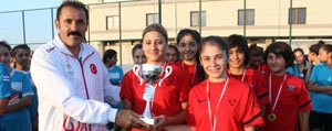 Kisacik, Gazi Çaliskan Bayan Futbol Turnuvasi Ödül Törenine Katildi