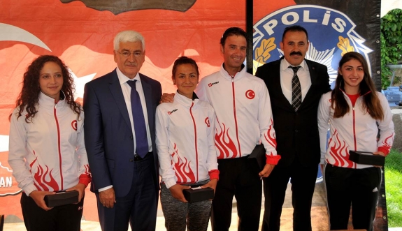 Karaman’da Başarılı Sporcular Ödüllendirildi
