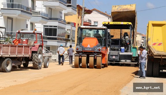 Karaman Belediyesi Yol Yapım Çalışmalarını Sürdürüyor