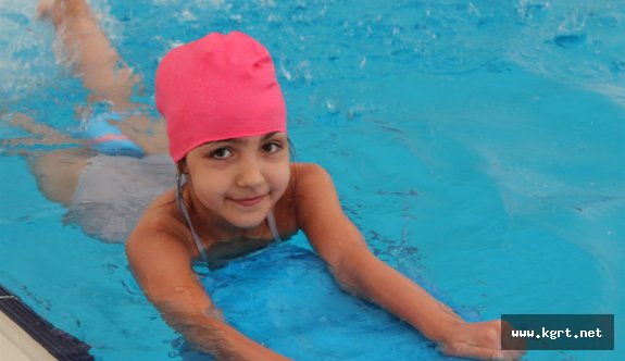 Yaz Spor Okulları Yüzme Eğitimleri Devam Ediyor