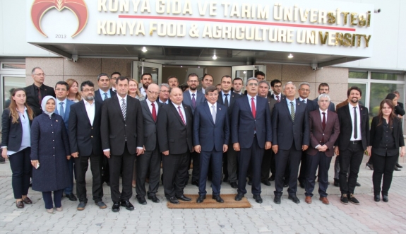 Ahmet Davutoğlu, KGTÜ’yü Ziyaret Etti