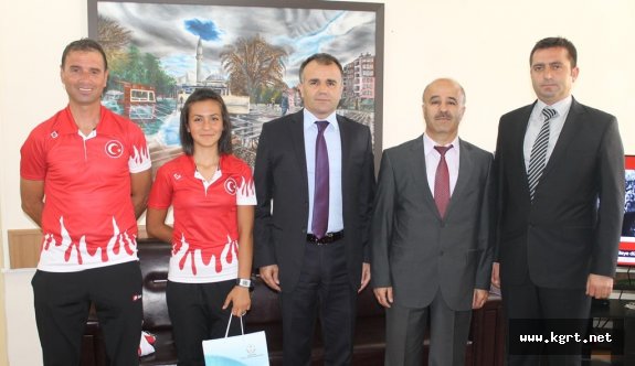 Balkan Şampiyonu Fatma Sezer’den Sultanoğlu’na Ziyaret