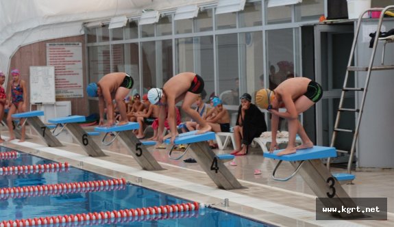 Cumhuriyet Kupası Yüzme Yarışları Yapıldı