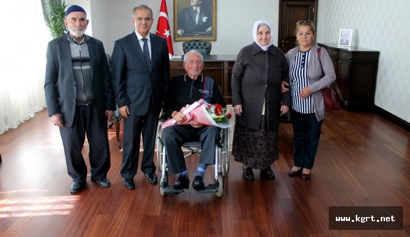 Huzurevi Sakinlerinden Vali Süleyman Tapsız'a Ziyaret