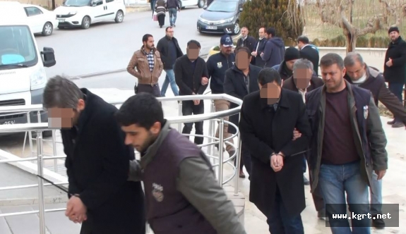Karaman’da Cezaevi Müdürü İle Bir Adliye Çalışanı Fetö’den Tutuklandı