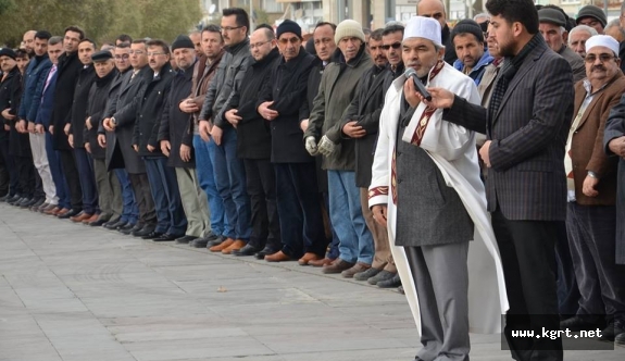 İstanbul Şehitleri İçin Karaman’da Gıyabi Cenaze Namazı Kılındı