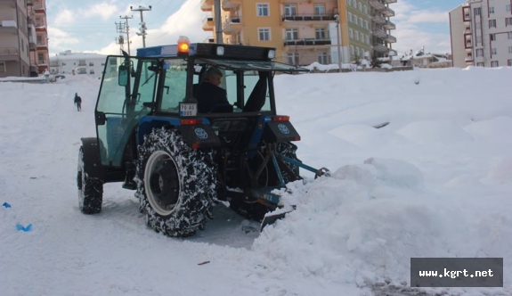 Kar Temizlemede Belediye Yetersiz Kalınca İş Mahalle Muhtarına Düştü