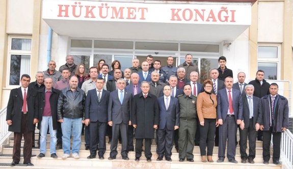 Vali Tapsız Kazımkarabekir'de Muhtarlarla Bir Araya Geldi