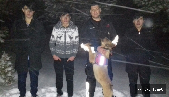 Karda Mahsur Kalan 3 Kişiyi Jandarma Kurtardı