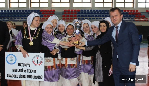 Karaman’da Halk Oyunları Rüzgarı Esti