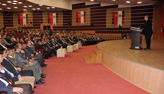 “Yeni Dünya Düzeni İnşasında Türkiye'nin Rolü Ve Karaman'ın Geleceği” Konferansı Verildi