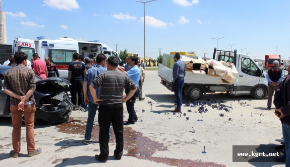 Karaman’da Kamyonet İle Otomobil Çarpıştı: 3 Yaralı