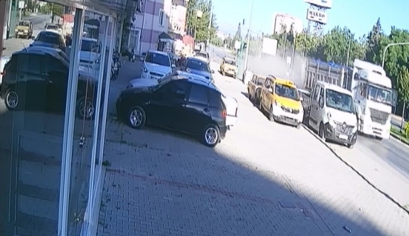 Karaman'da Çekici Otomobile Çarptı: 1 Yaralı