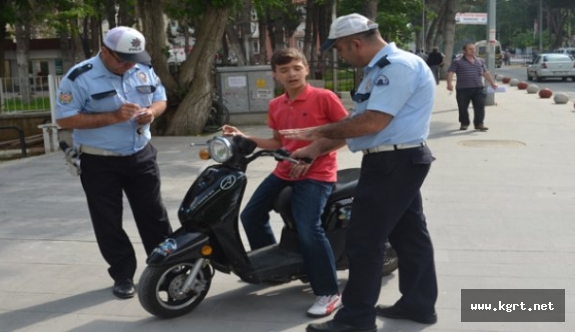 Polis Motosiklet Ve Elektrikli Bisiklet Denetimlerini Yoğunlaştırdı