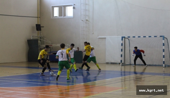 Okullar Arası Gençler Futsal Müsabakaları Başladı