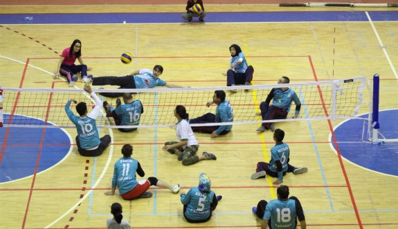 Karaman’da ‘İsmet Varol’ Oturarak Voleybol Turnuvası Sona Erdi