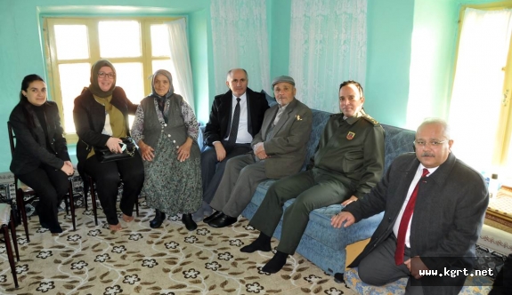 Vali Meral Akçaşehir Beldesinde Şehit Aileleri Ve Gazileri Ziyaret Etti