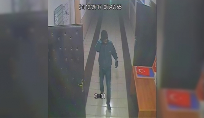 Karaman’da Okuldan Hırsızlık Şüphelisi Güvenlik Kamerasından Yakalandı