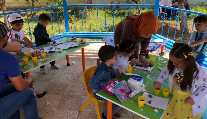 Medine Yaşar Evcen Anaokulu Sevgi Evleri Çocuklarını Bu Bayramda Unutmadı