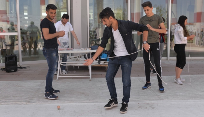 Öğrenciler Topaç Turnuvası İle Eğlendi