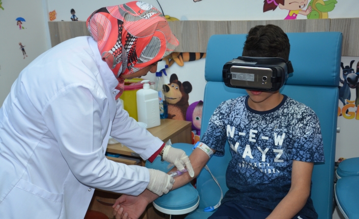 Devlet Hastanesinde Çocuklar İçin “Sanal Gerçeklik Gözlüğü” Uygulaması