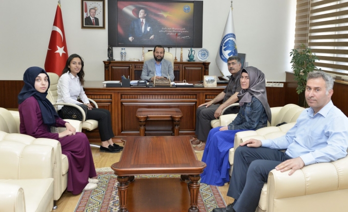 Rektör Akgül'den KMÜ Öğrenci Topluluklarına Tebrik