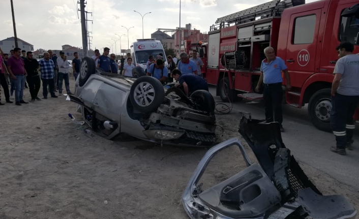 Otomobil Takla Attı: 2 Ölü, 3 Yaralı 