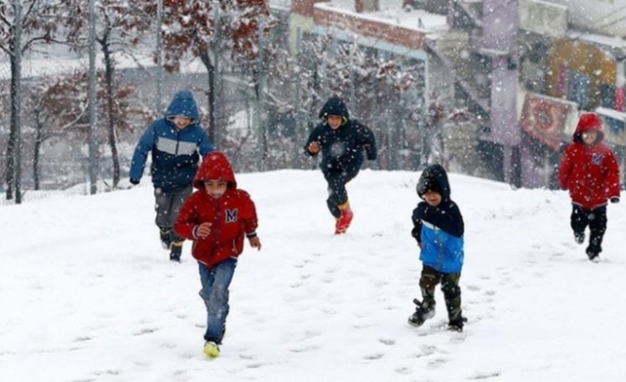 Kar Yağışı Nedeniyle Okullar Yarın Tatil
