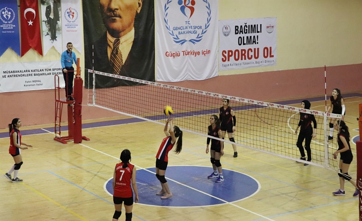 Okullararası Gençler Voleybol İl Birinciliği Müsabakaları Başladı