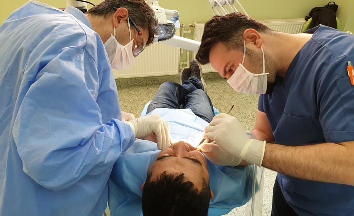 Ağız Diş Sağlığı Merkezi’nden Diş İmplantı Uygulaması 