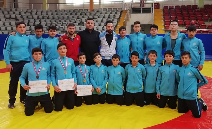 Anadolu Yıldızlar Ligi Güreş Takımı Yarı Minalde