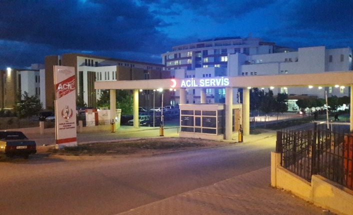 Devlet Hastanesi'nin Dış Cephesi Aydınlatıldı