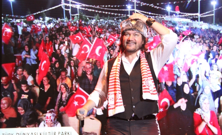 Ahmet Şafak Hayranlarına Unutulmaz Bir Gece Yaşattı