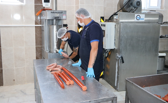 Mahkûmlar Meslek Öğrenerek Cezalarını Çekiyor