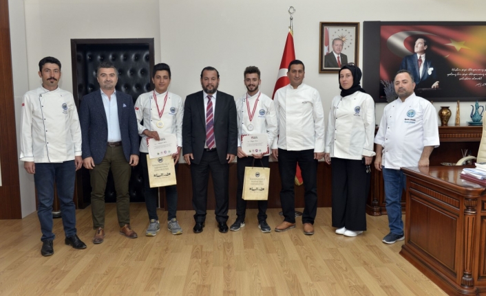1.Uluslararası İnegöl Köfte Ve Aşcılar Yarışmasında KMÜ'ye Ödül