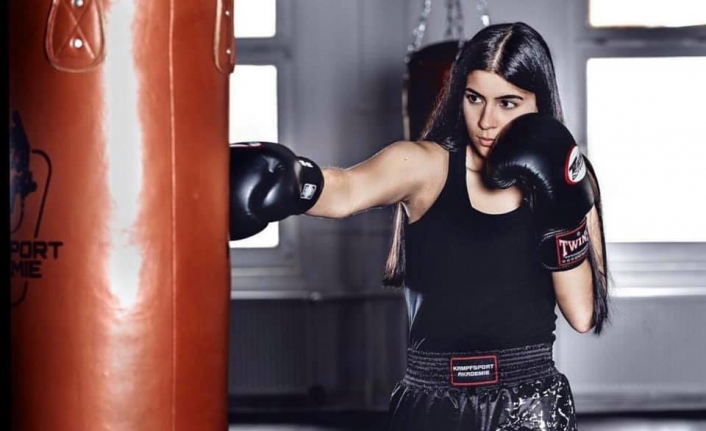 Bircan Pınar'dan Kick Boks'da Dünya Şampiyonluğu