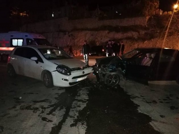 Karaman’da Trafik Kazası: 2 Yaralı