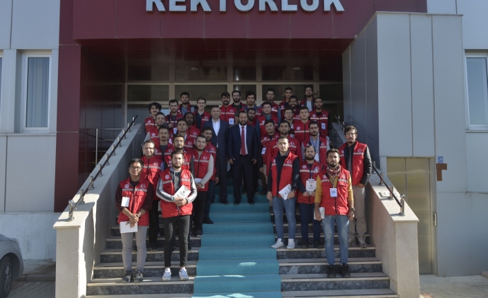 Rektör Akgül, Damla Projesinde Gönüllü Öğrencileri Ağırladı