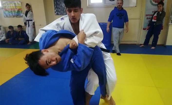 Okul Sporları Judo Müsabakaları Nefes Kesti