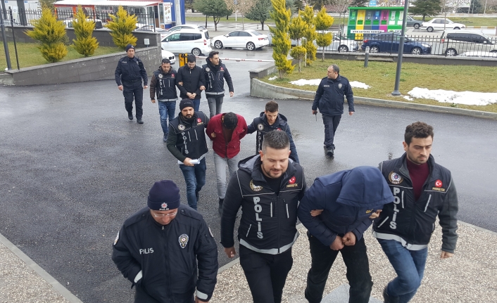 Karaman`da Uyuşturucudan Gözaltına Alınan 3 Kişi Tutuklandı