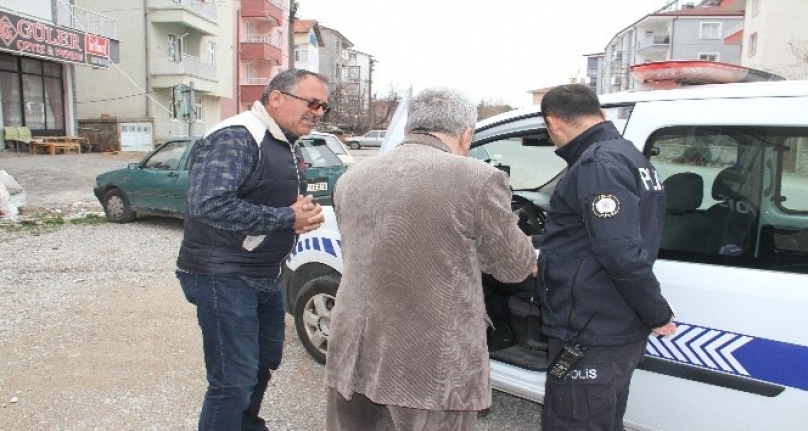 Emekli Öğretmen Dolandırılmaktan Son Anda Kurtuldu