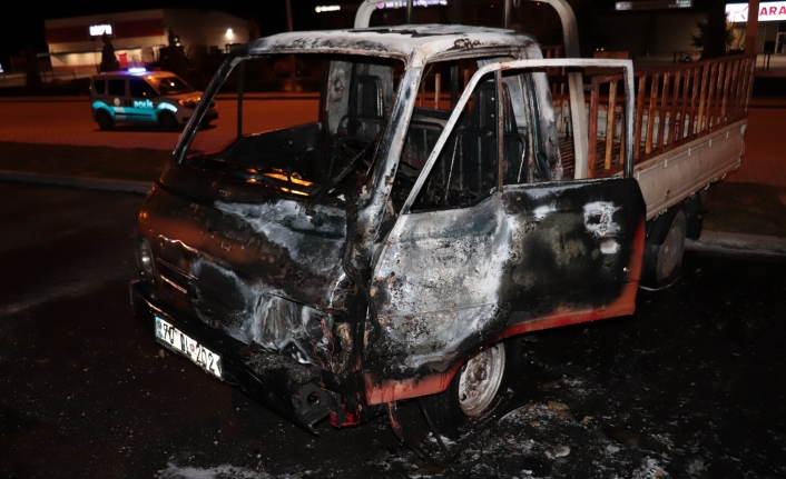 Karaman’da Kamyonet Yangını