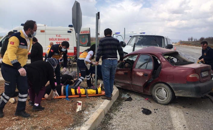 Konya’da Otomobille Minibüs Çarpıştı: 1 Ölü, 3 Yaralı