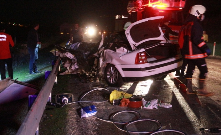 Mut’ta İşçi Midibüsü İle Otomobil Çarpıştı: 1 Ölü, 11 Yaralı