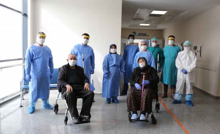 Konya’da 79 Yaşındaki Karı Koca Korona Virüsü Yendi
